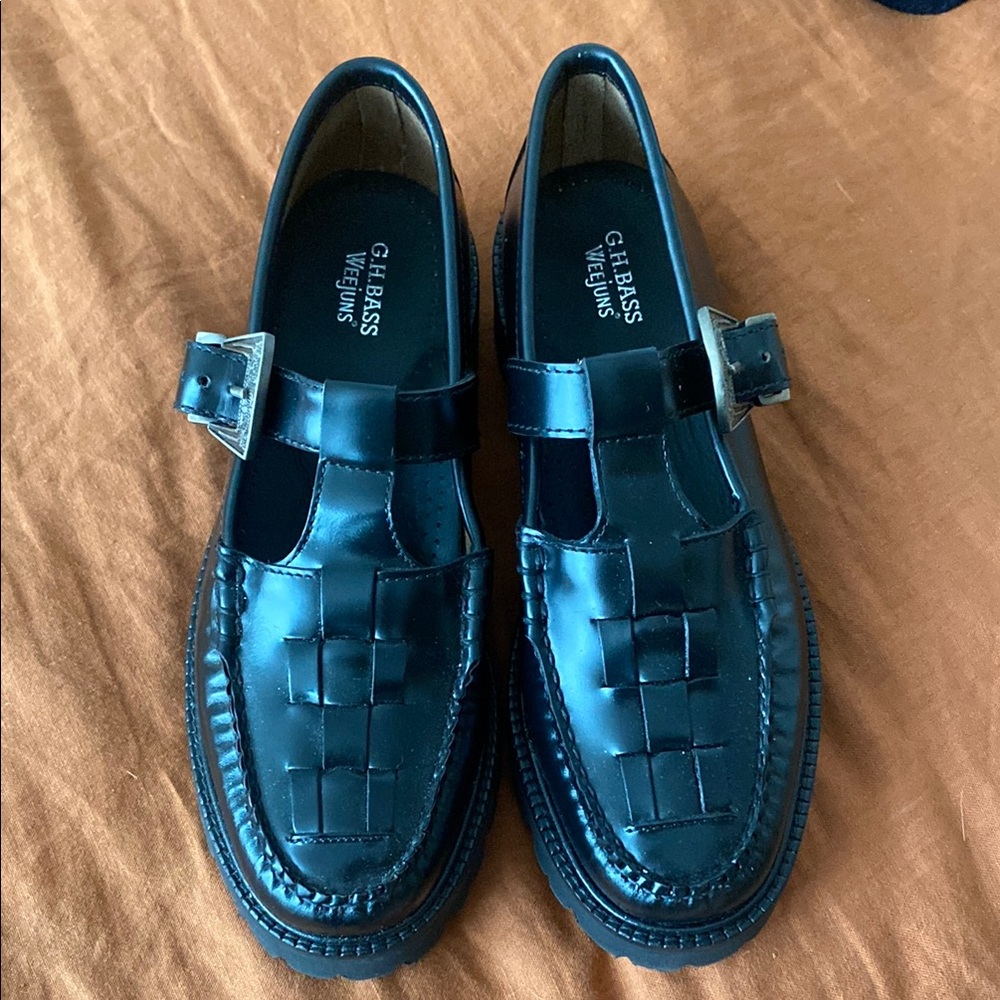 G.H. Bass & Co. Black Leather Loafers with Woven Pattern